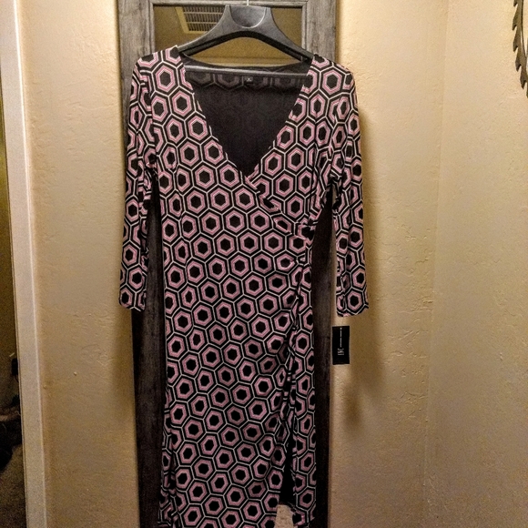 Geo-Print Wrap Dress - Picture 6 of 8